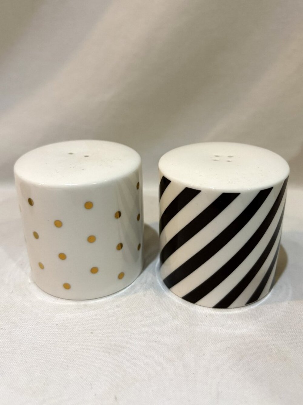 Kate Spade New York Fairmount Park Salt Pepper Shaker Set AS IS